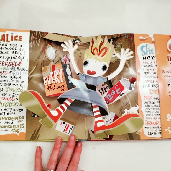 ✨ 4/$15 Alice in Wonderland Pop-Up Book - Picture 3 of 4